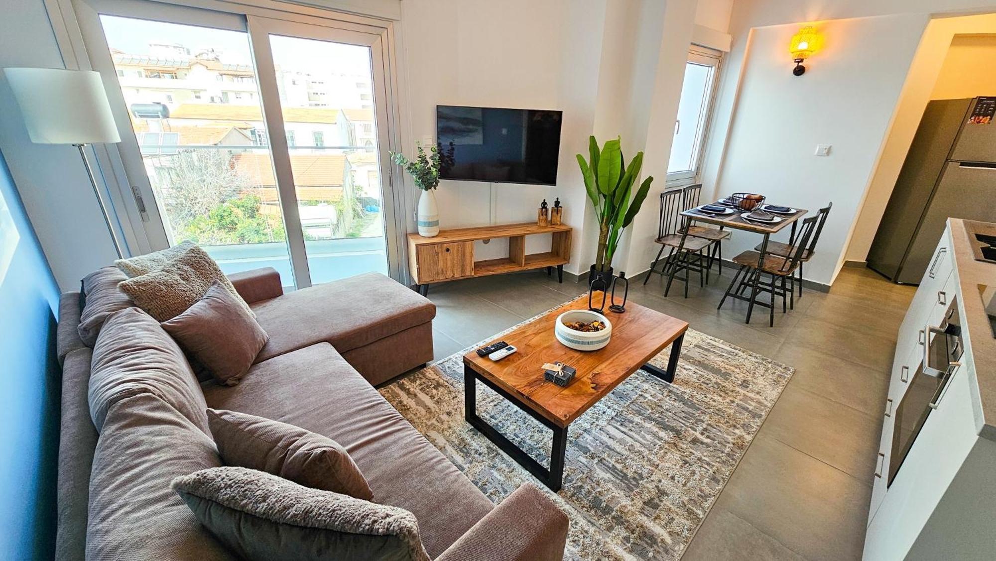 Sealife Citycenter Residences Larnaca Exteriör bild