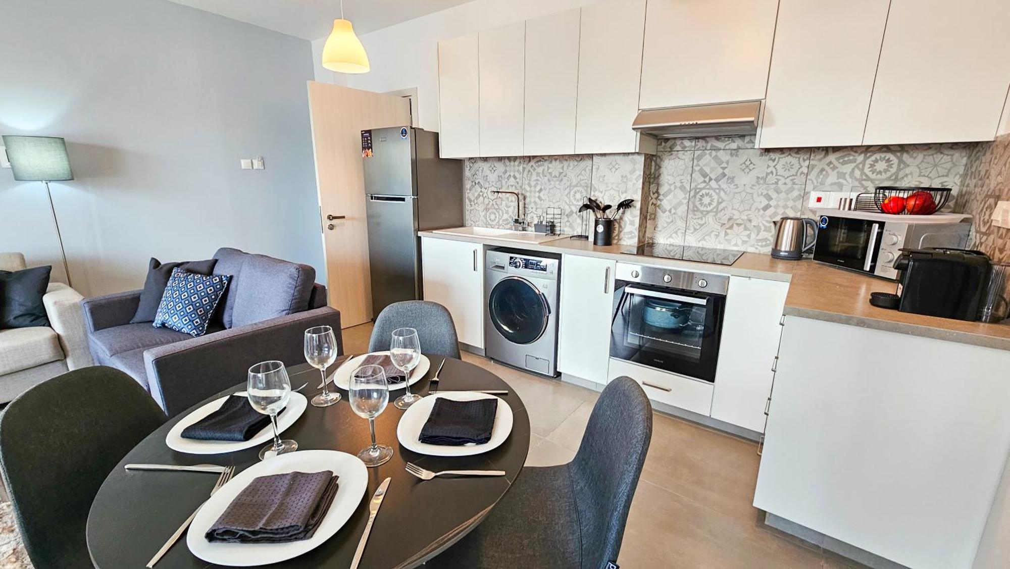 Sealife Citycenter Residences Larnaca Exteriör bild