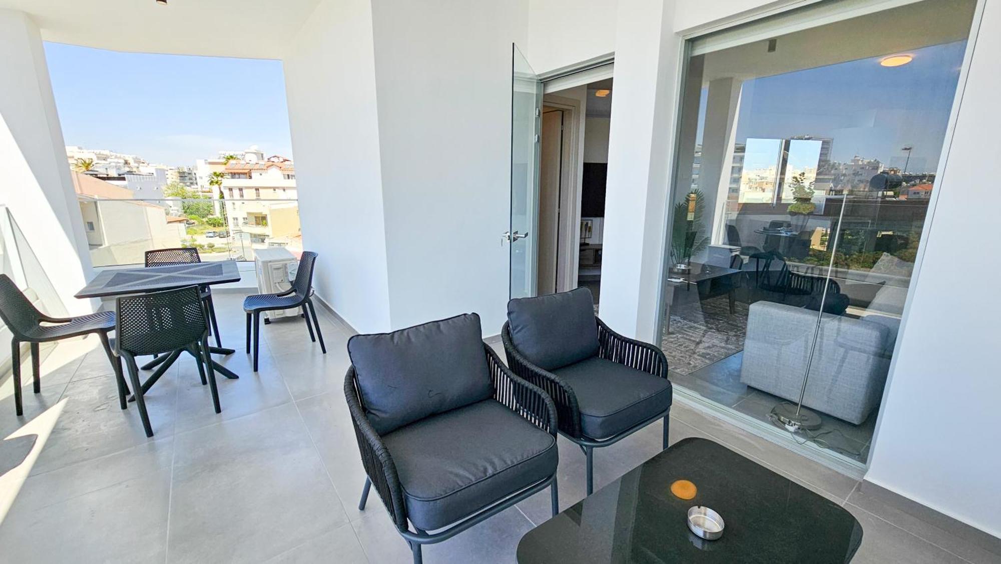 Sealife Citycenter Residences Larnaca Exteriör bild